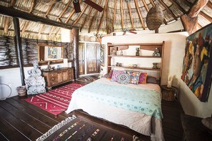Master Suite | Individually decorated, individually furnished, free WiFi, bed sheets - Present Moment Retreat (Troncones)