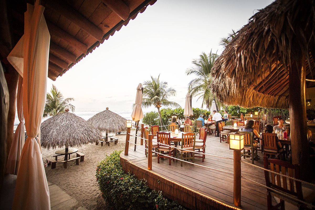 Breakfast, lunch, dinner served; international cuisine 