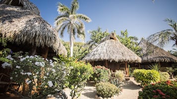 Bungalow familiar | Decoración personalizada, muebles diferentes y wifi gratis