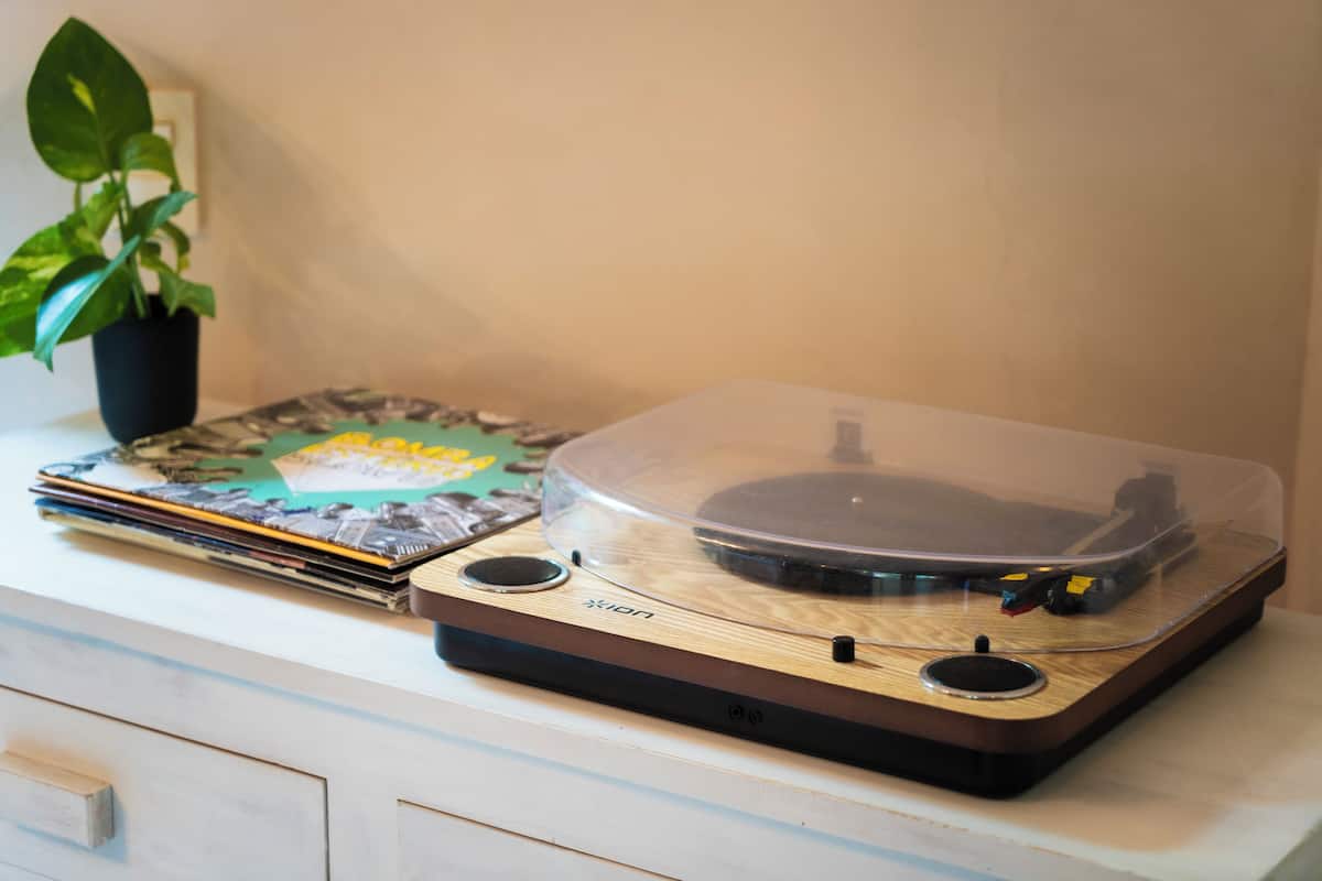 luxury suite, 1 king bed with sofa bed, ground floor | 1 bedroom, frette italian sheets, premium bedding, pillow-top beds