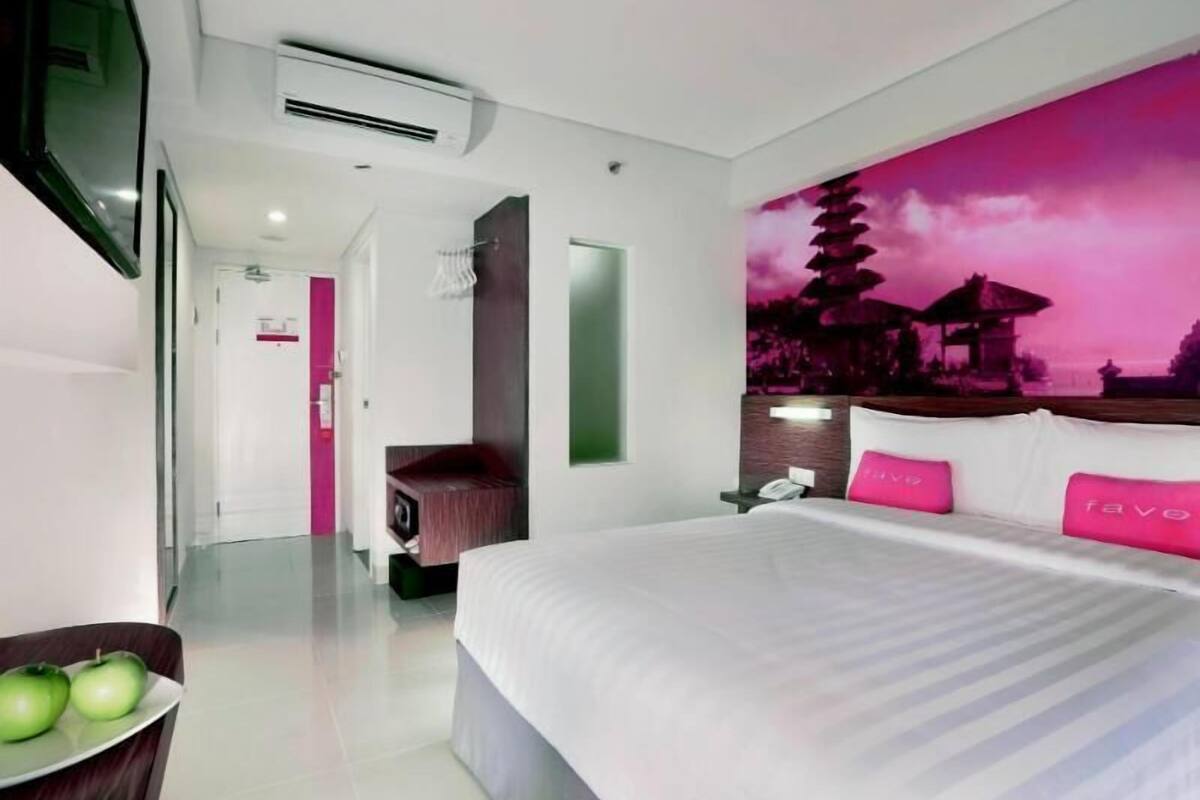 In-room safe, desk, laptop workspace, blackout drapes