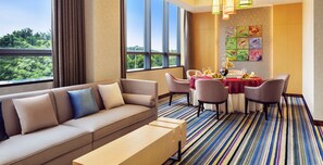 2 restaurants, spécialités Cuisine internationale