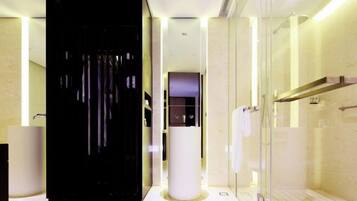 Minibar, in-room safe, iron/ironing board, Internet