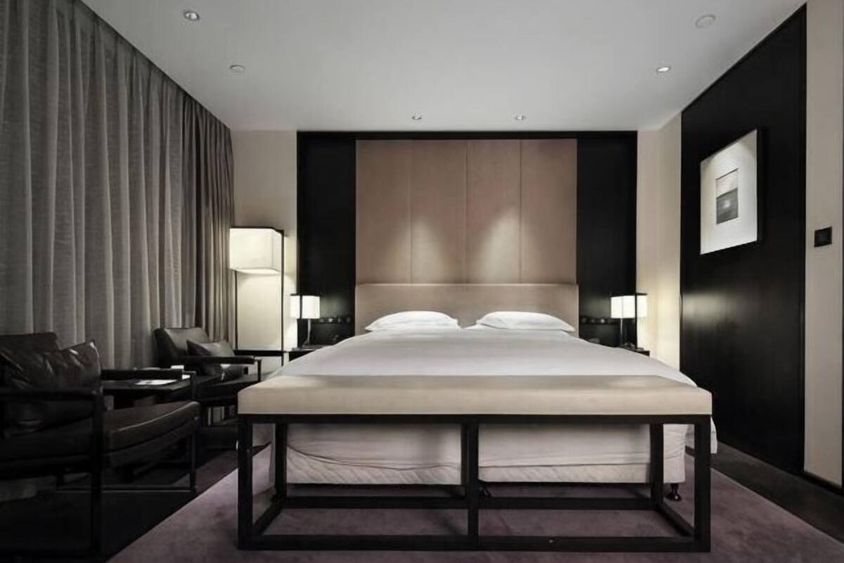 Minibar, in-room safe, soundproofing, iron/ironing board