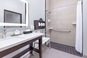 Rom, 2 queensize-senger, tilgjengelighetstilpasset, ikke-røyk (Hearing Accessible) | Tilrettelagt bad