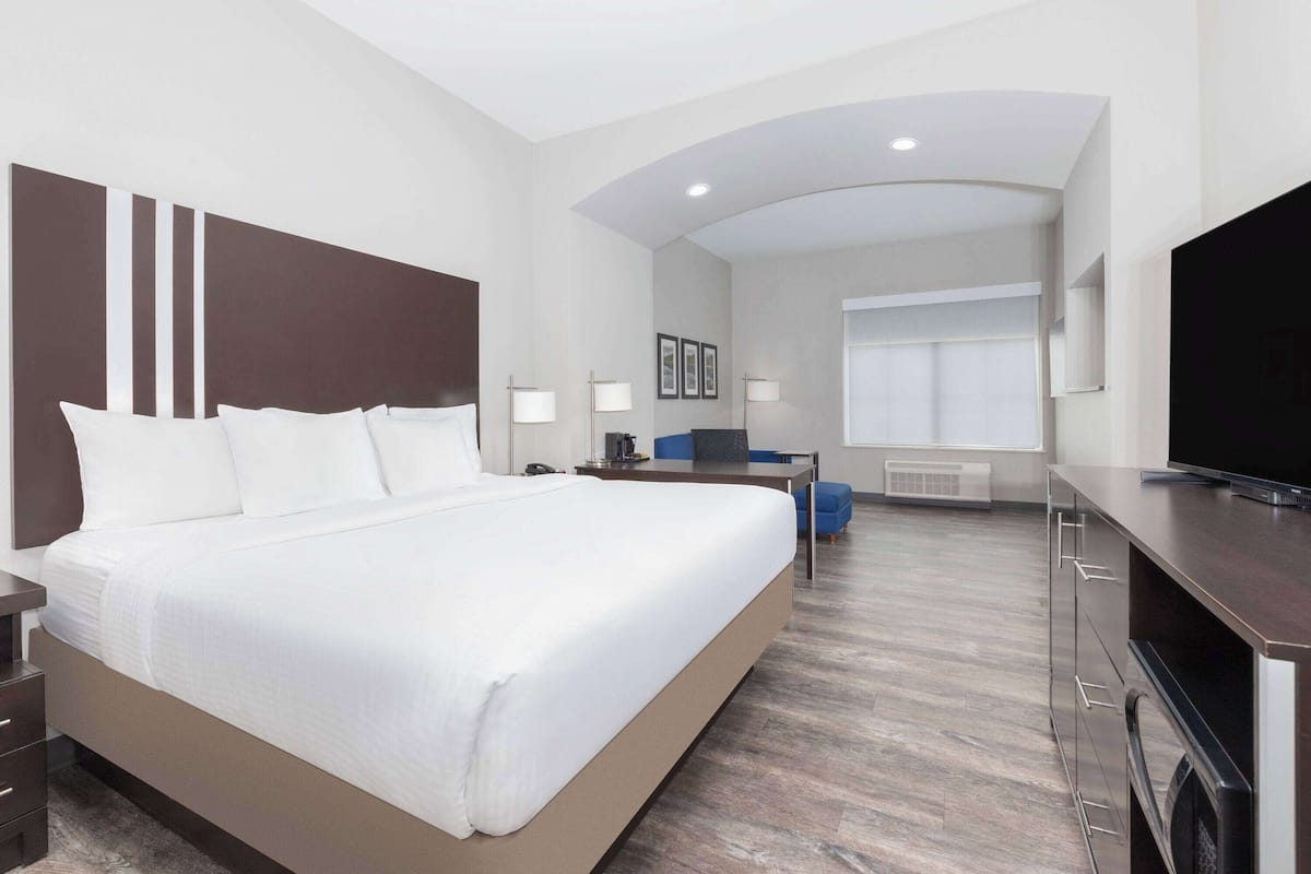 Premium bedding, desk, blackout curtains, soundproofing