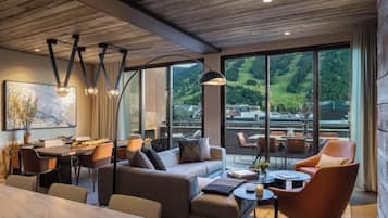 Grand Presidential Suite