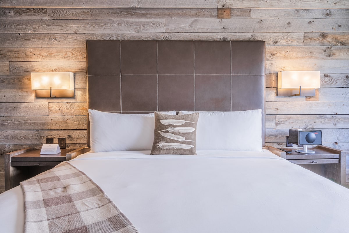 Superior King Room | أغطية فراش متميزة وألحفة محشوة بالريش وأسرّة بطبقة علوية مريحة