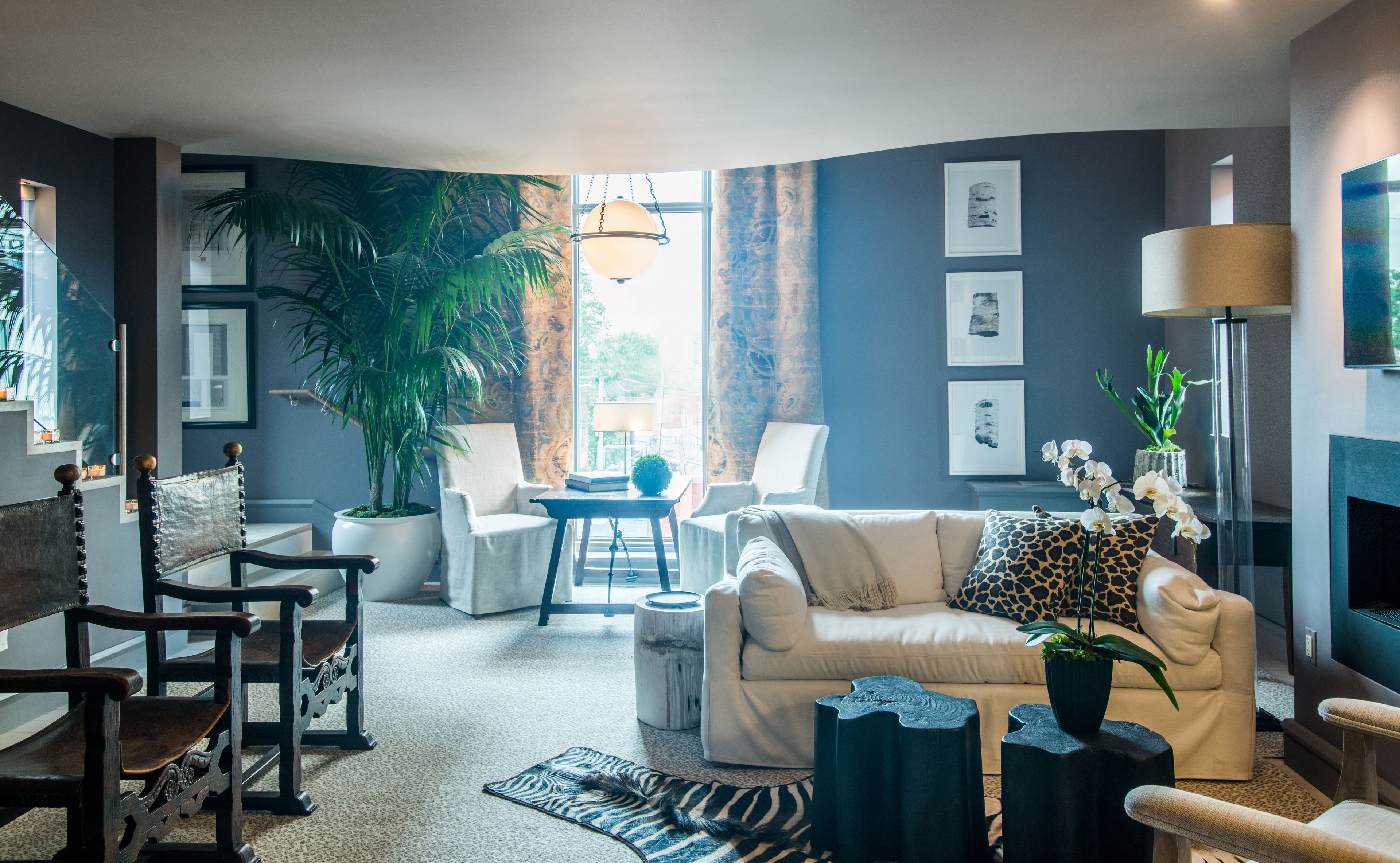 suite (eighteen) | living room | flat-screen tv, fireplace, ipod dock, pay films