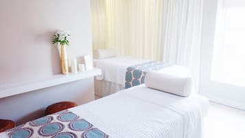 Couples treatment rooms, body treatments, aromatherapy