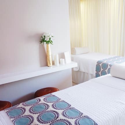 Couples treatment rooms, body treatments, aromatherapy