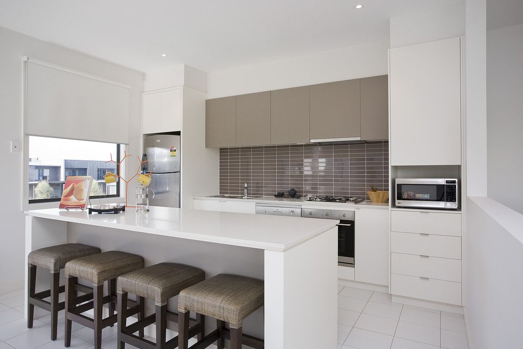 40 coast drive  | private kitchen | fridge, microwave, oven, stovetop