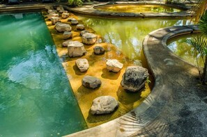 6 outdoor pools, pool umbrellas - Agua Blanca (Jungapeo)