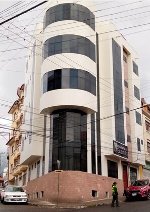 Front of property - Hostelling Bustillo (Sucre)