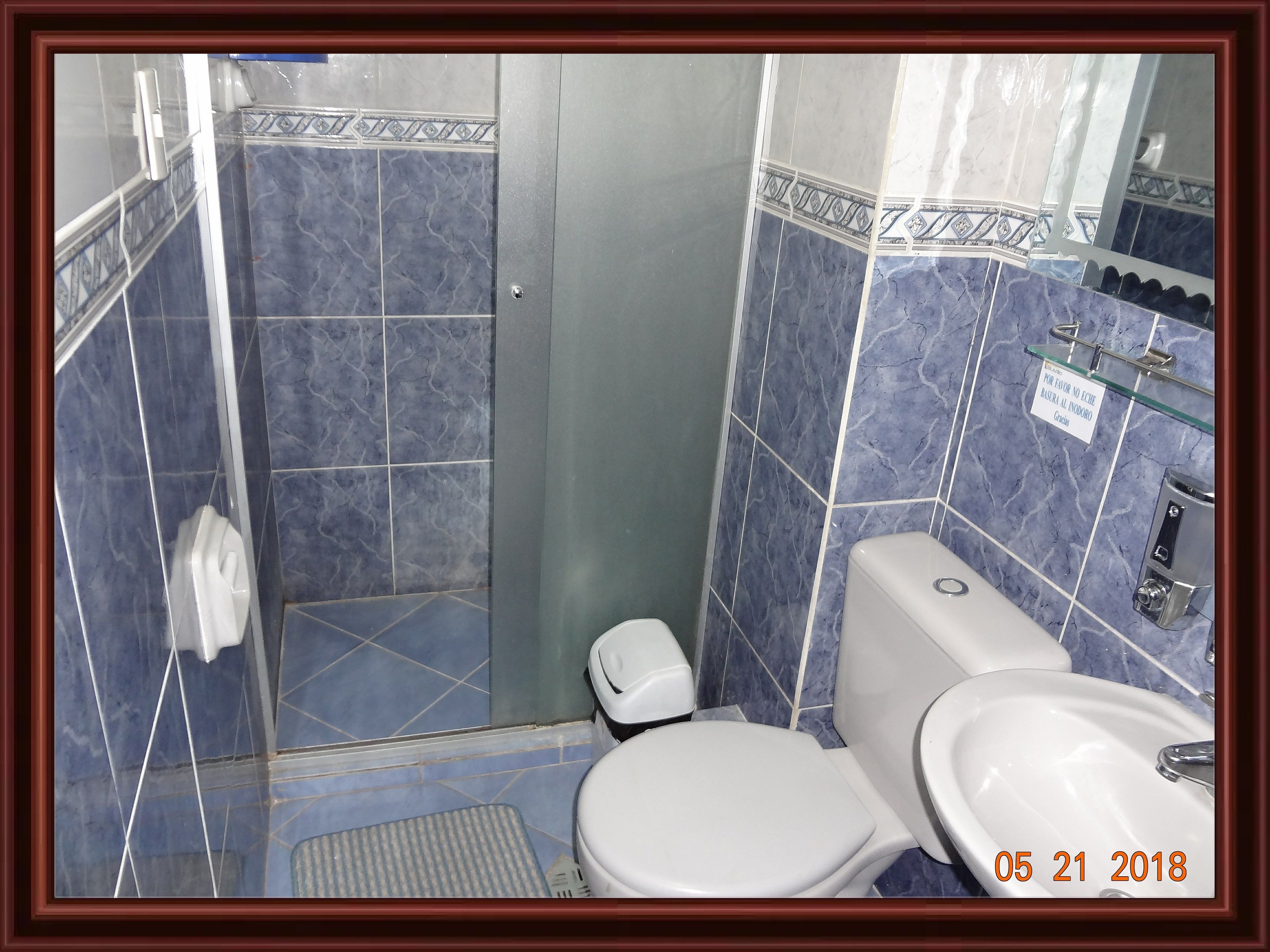 Basic Twin Room | Bathroom | Hair dryer, towels