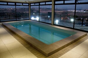 Indoor pool, a lap pool - Eagle Nest Luxury Accommodation (Roodepoort)