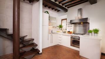 House, 3 Bedrooms, Valley View | Private kitchen | Coffee/tea maker, electric kettle, toaster, highchair