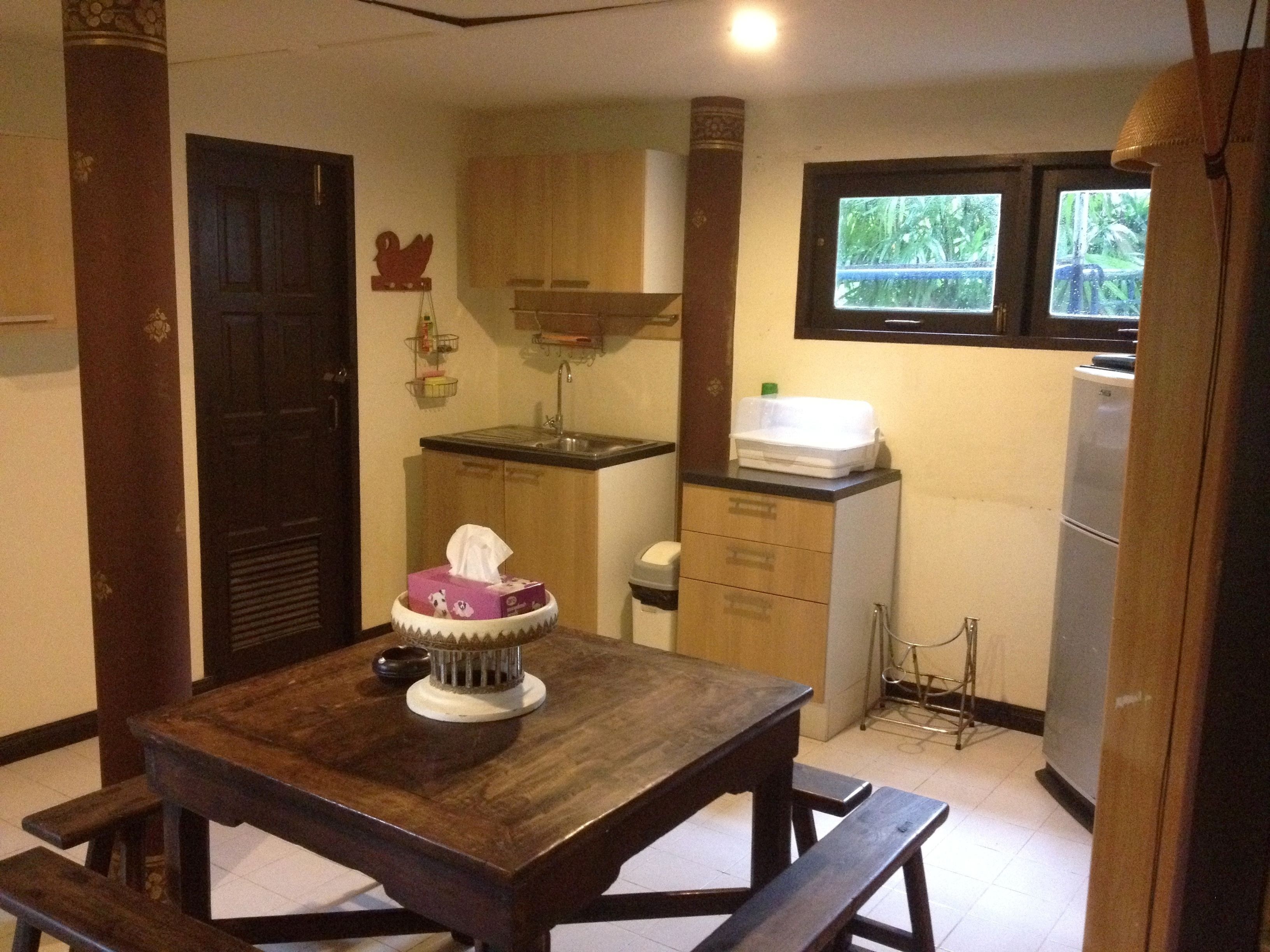 Private kitchen | Fridge, electric kettle