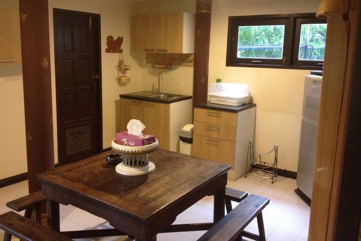 Private kitchen | Fridge, electric kettle