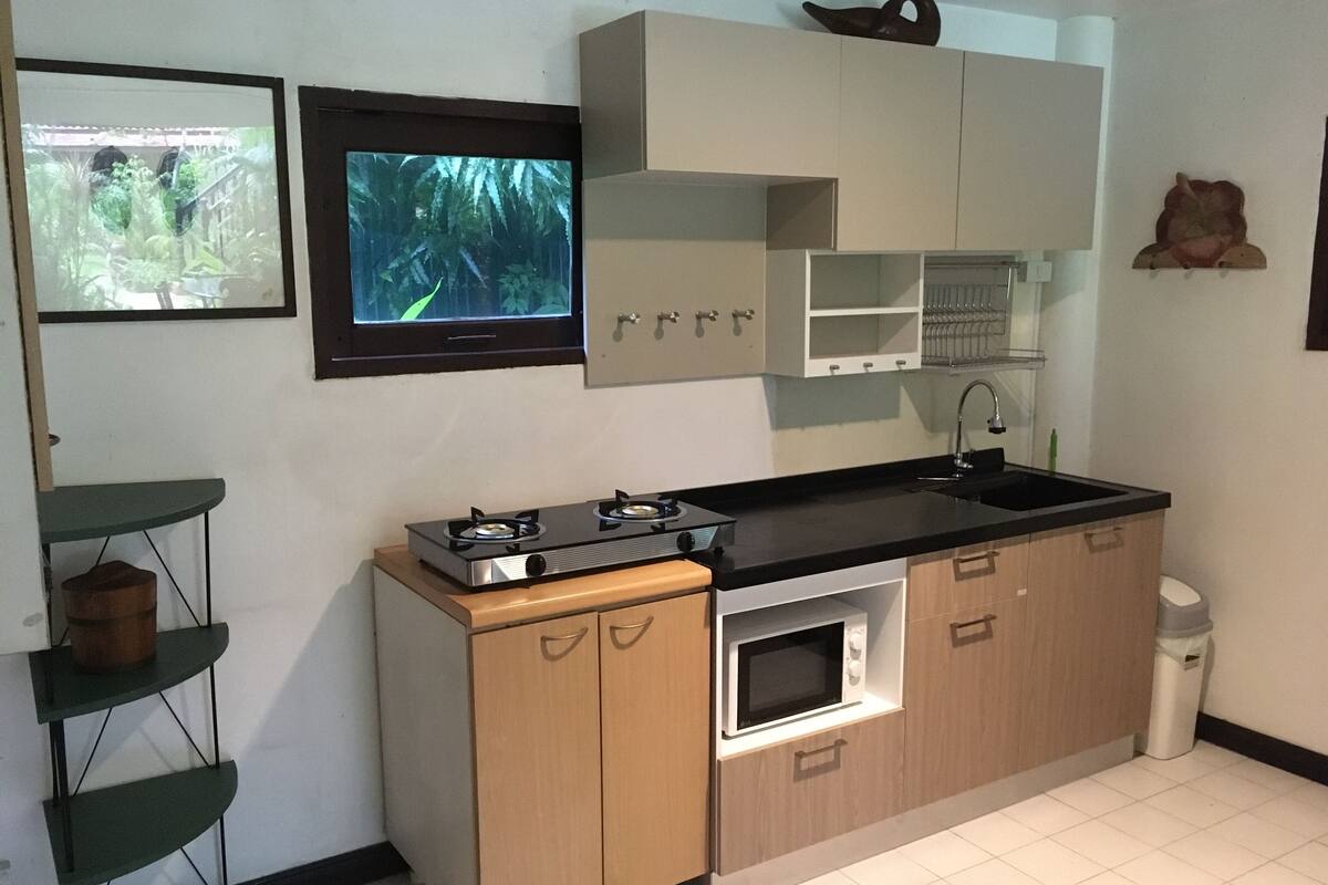 Private kitchen | Fridge, electric kettle