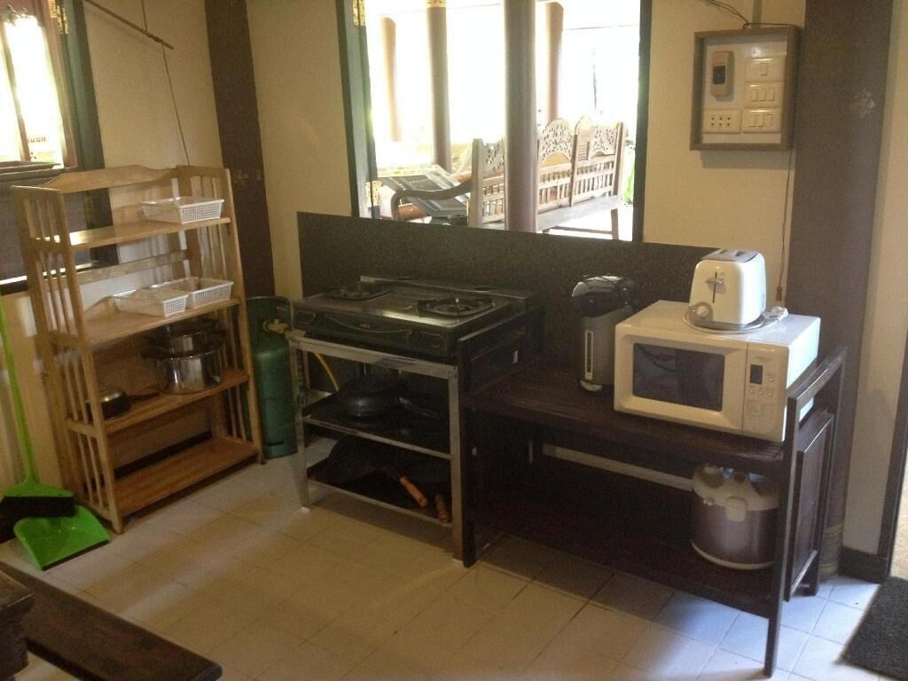 Private kitchen | Fridge, electric kettle