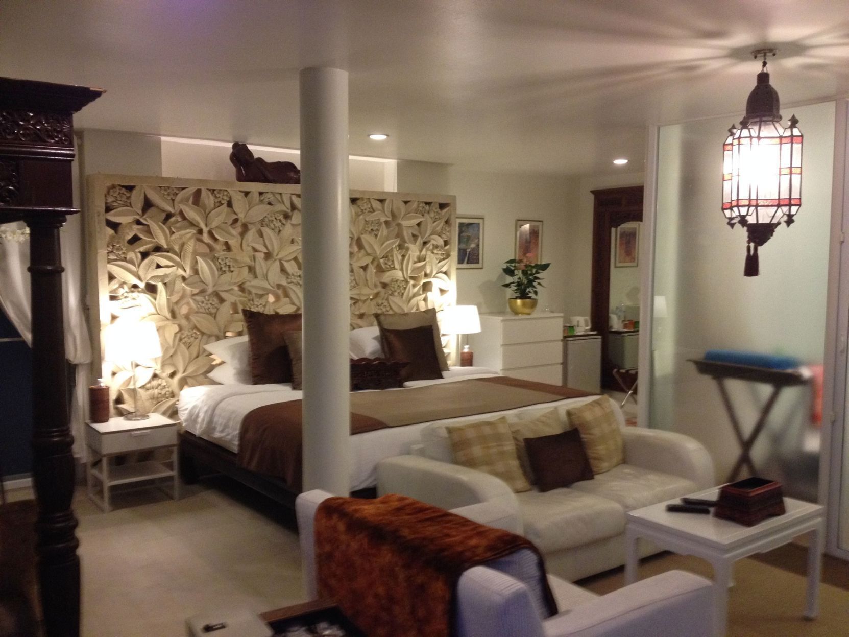 Egyptian cotton sheets, Select Comfort beds, in-room safe