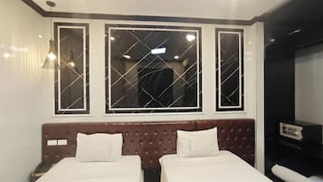 Deluxe Double or Twin Room | 1 bedroom, Tempur-Pedic beds, minibar, in-room safe