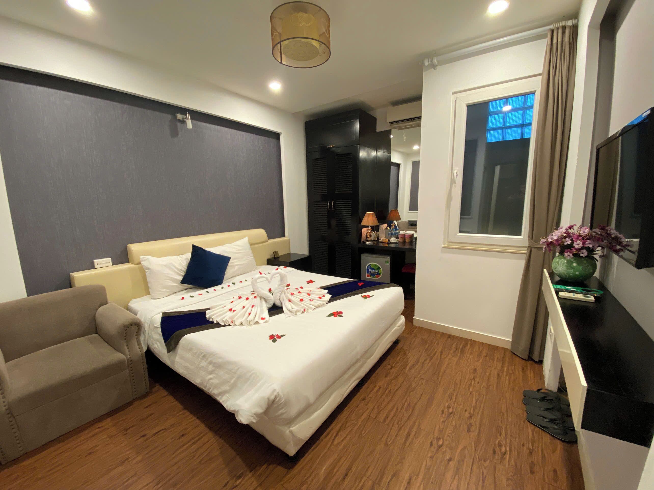 1 bedroom, tempur-pedic beds, minibar, in-room safe