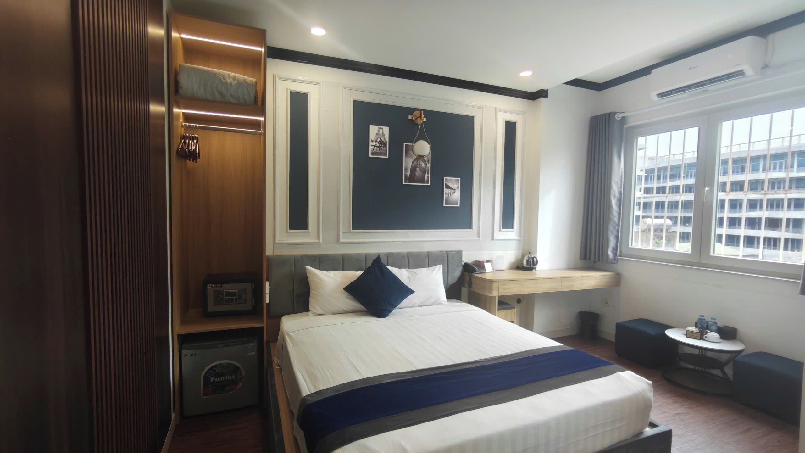 deluxe double or twin room | 1 bedroom, tempur-pedic beds, minibar, in-room safe