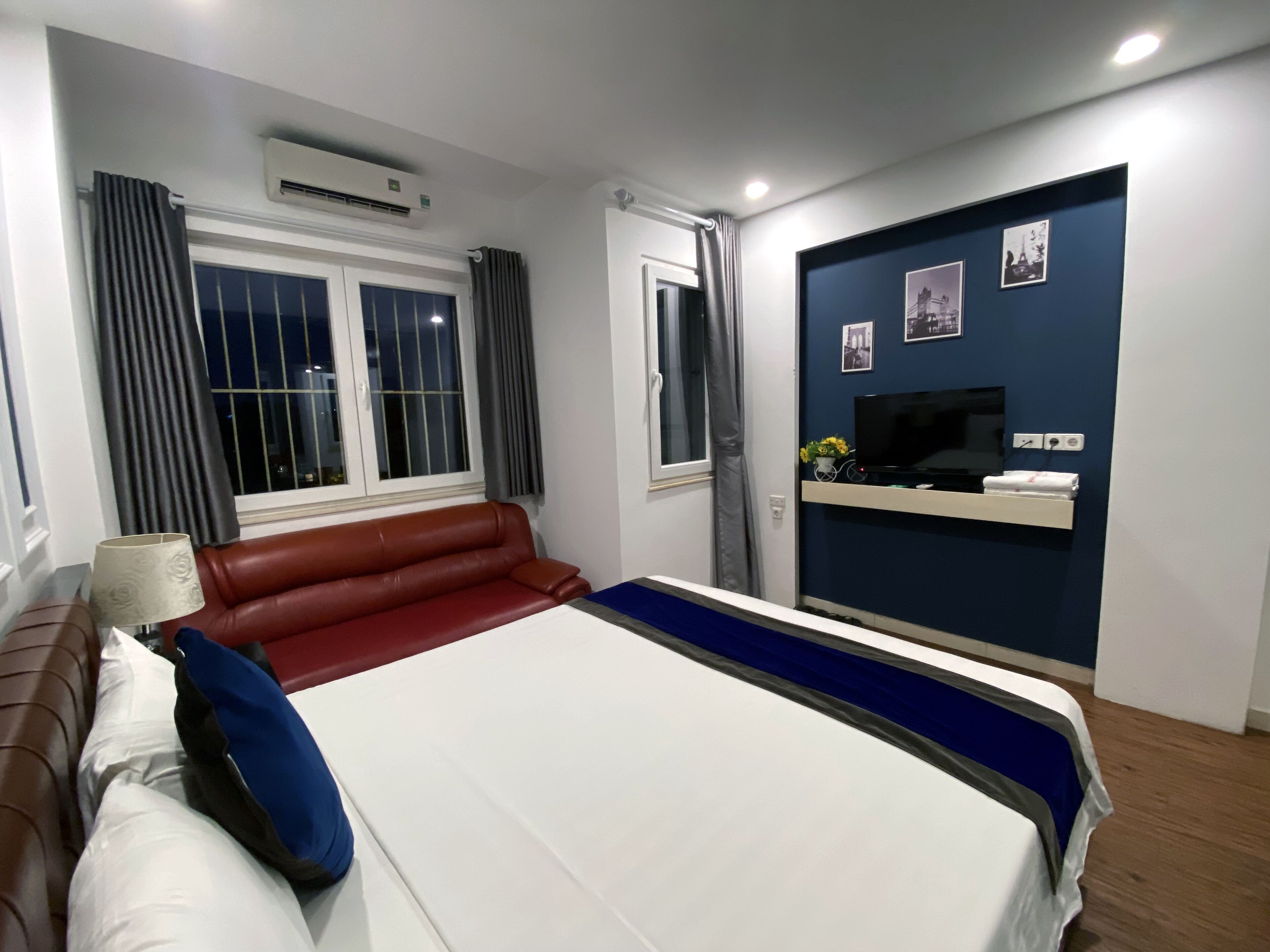 deluxe double or twin room | 1 bedroom, tempur-pedic beds, minibar, in-room safe