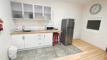Family Double Room | Living room