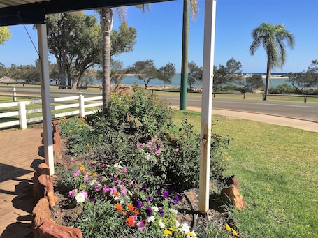 Entrada de la propiedad. Kalbarri Seafront Villas