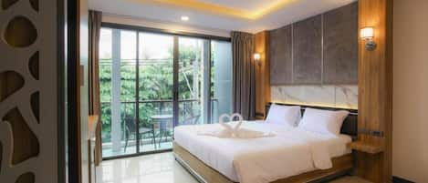 Deluxe Grand with Balcony | มินิบาร์, ตู้นิรภัยในห้องพัก, ผ้าม่านกันแสง, เตารีด/โต๊ะรีดผ้า