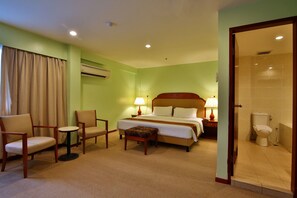 Desk, free WiFi - Winner Hotel (Kota Kinabalu)