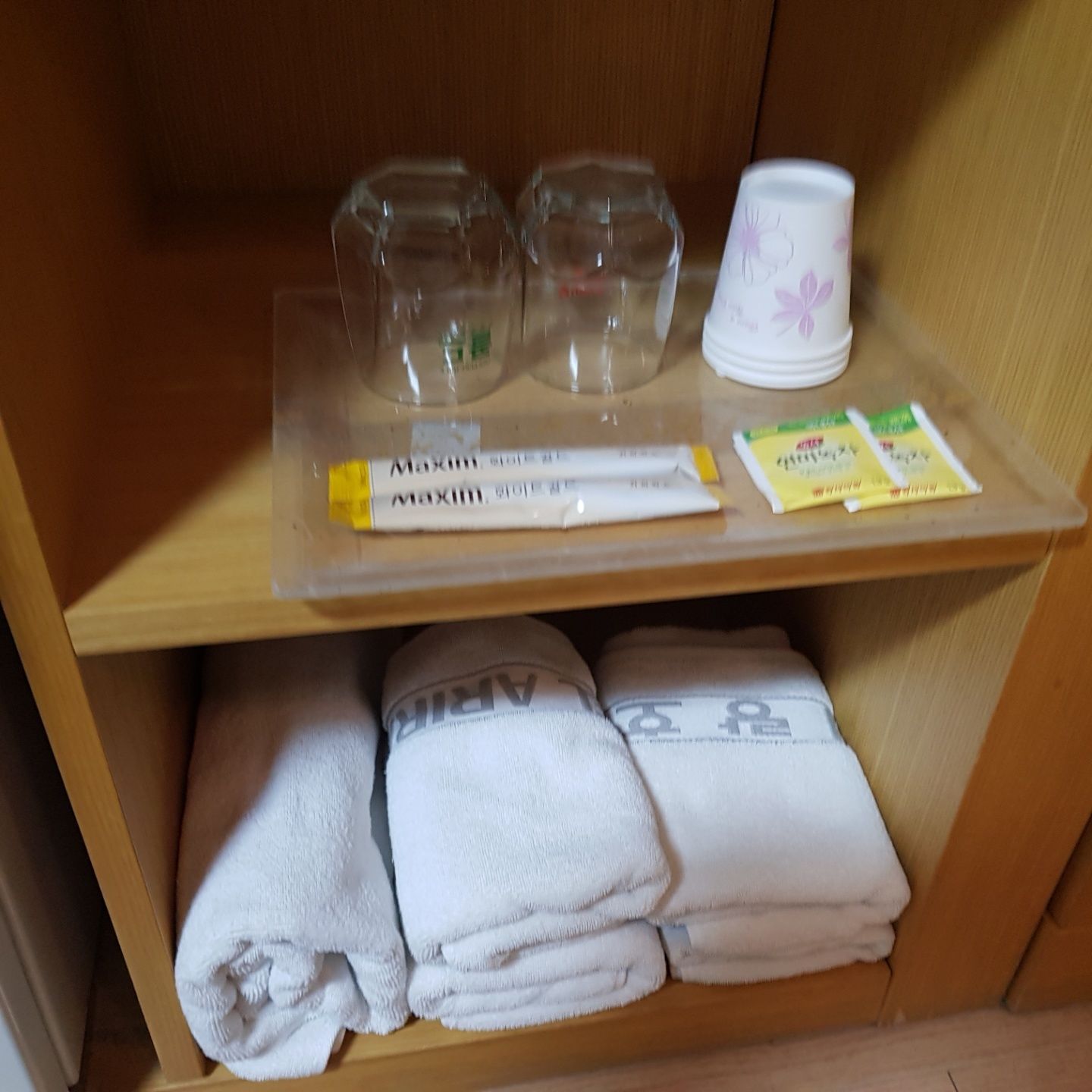 standard double room | desk, blackout curtains, free wifi, bed sheets