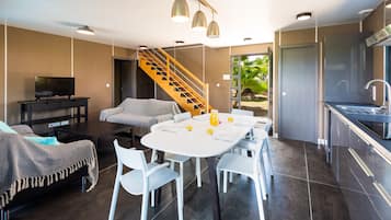 Villa, 4 Bedrooms, Partial Ocean View | Living area