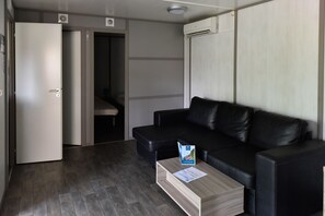 薄型テレビ
