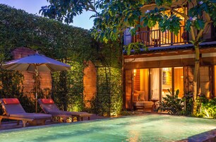 Outdoor pool, pool umbrellas, sun loungers