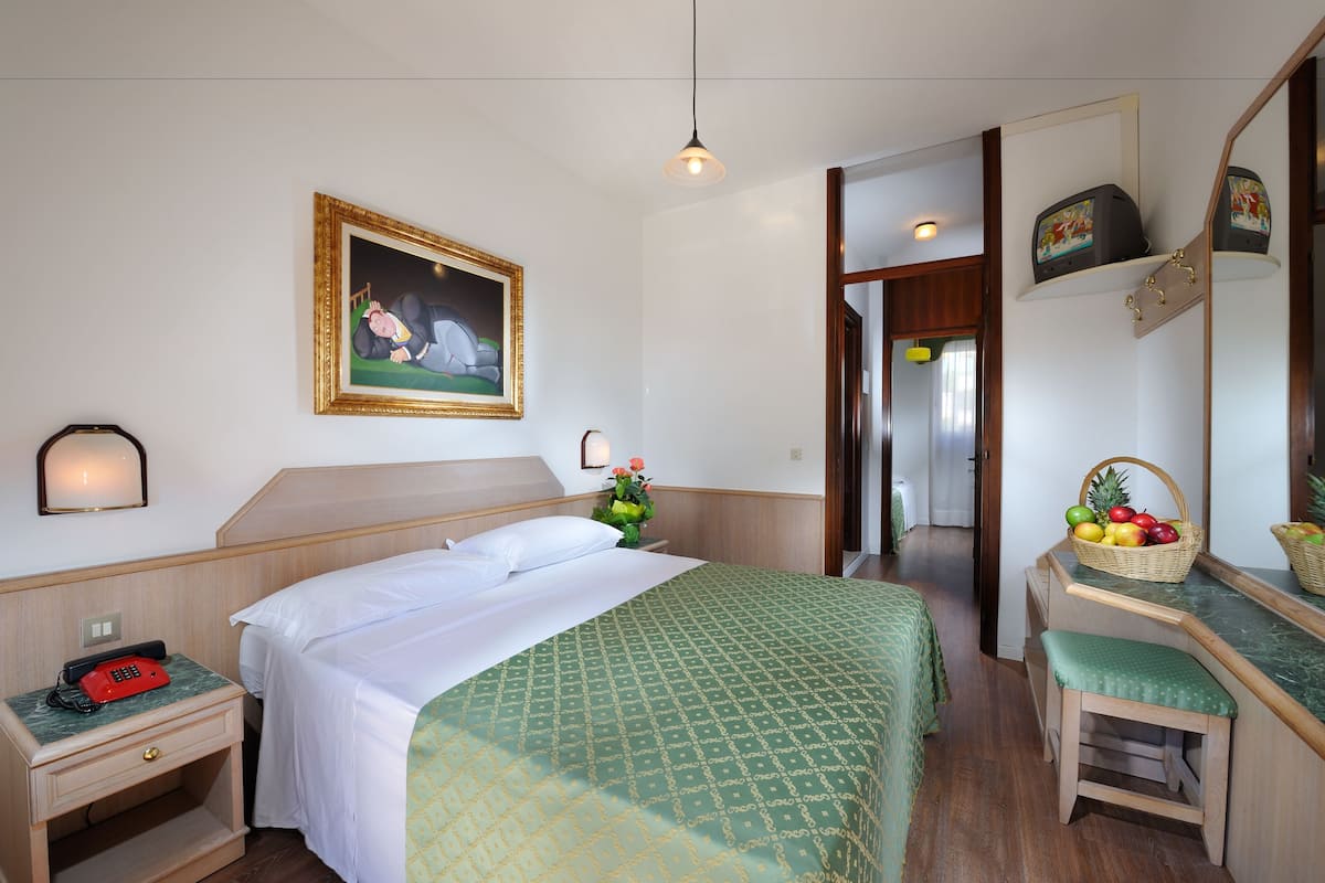 In-room safe, cribs (surcharge), WiFi (surcharge)