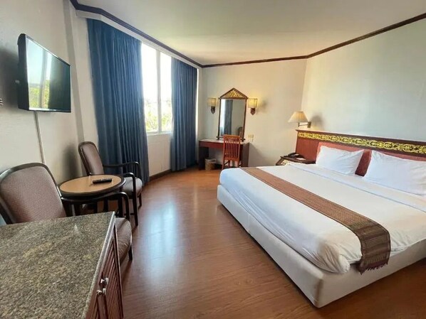 Superior Double Room | Minibar, desk, blackout curtains, free WiFi