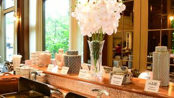 Daily buffet breakfast (THB 200 per person)