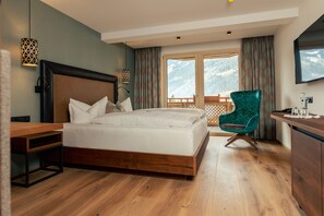Double Room, Balcony, Mountain View (Main Building) | Premium bedding, in-room safe, individually furnished, laptop workspace - Ferienhotel Sonnenhof (Zell am Ziller)