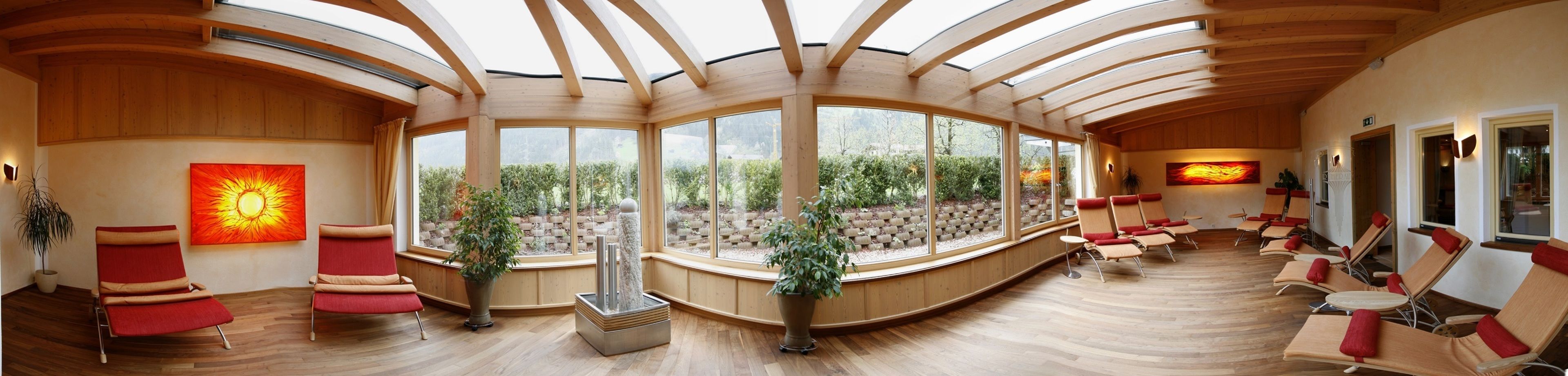 sauna, hot tub, steam room, body treatments, aromatherapy