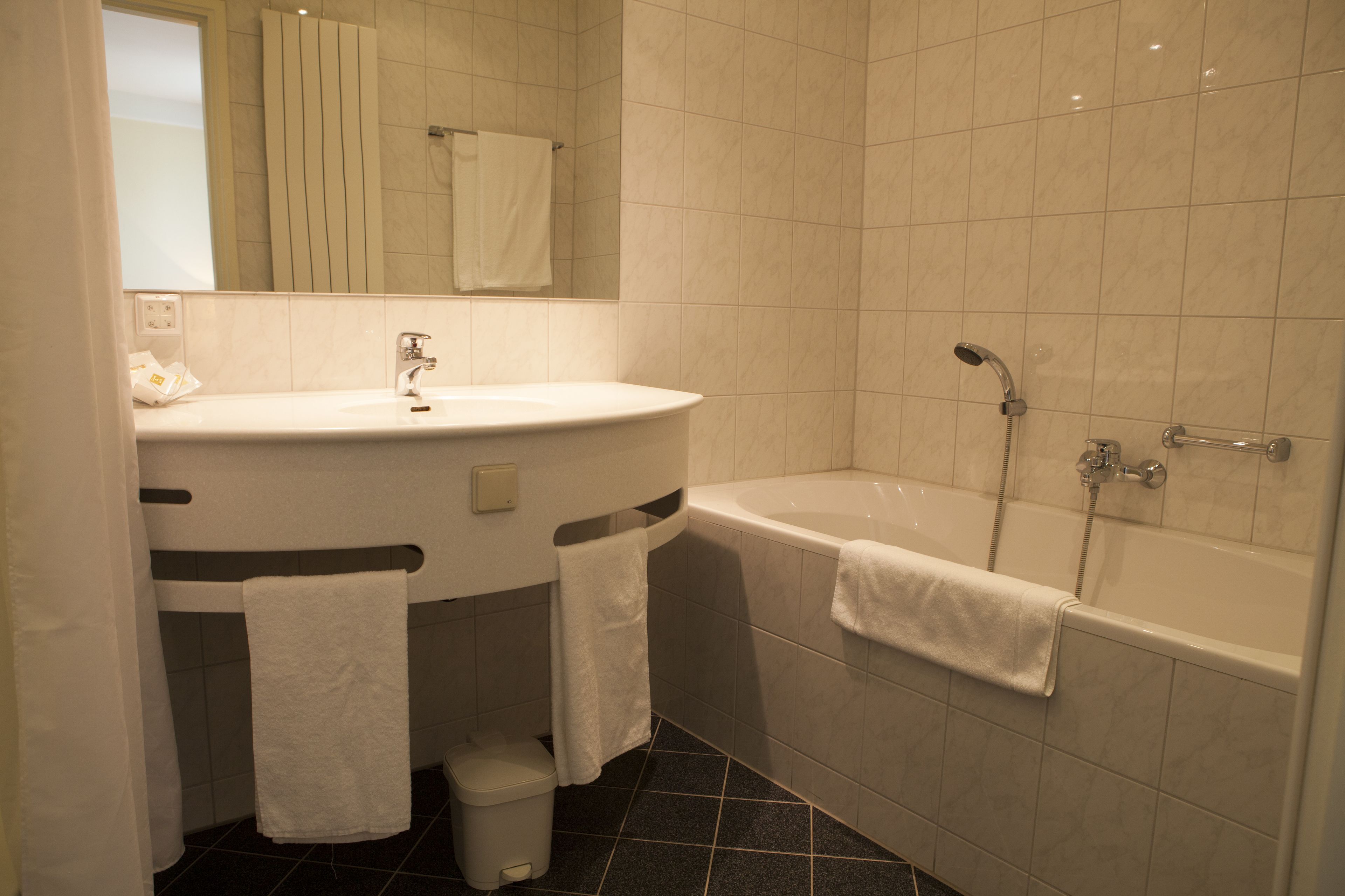 junior suite, 1 bedroom | bathroom | free toiletries, hair dryer, towels