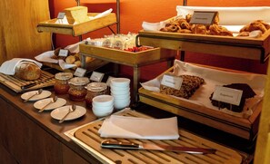 Daily full breakfast for a fee - Landgoed Hotel & Restaurant Carelshaven (Delden)