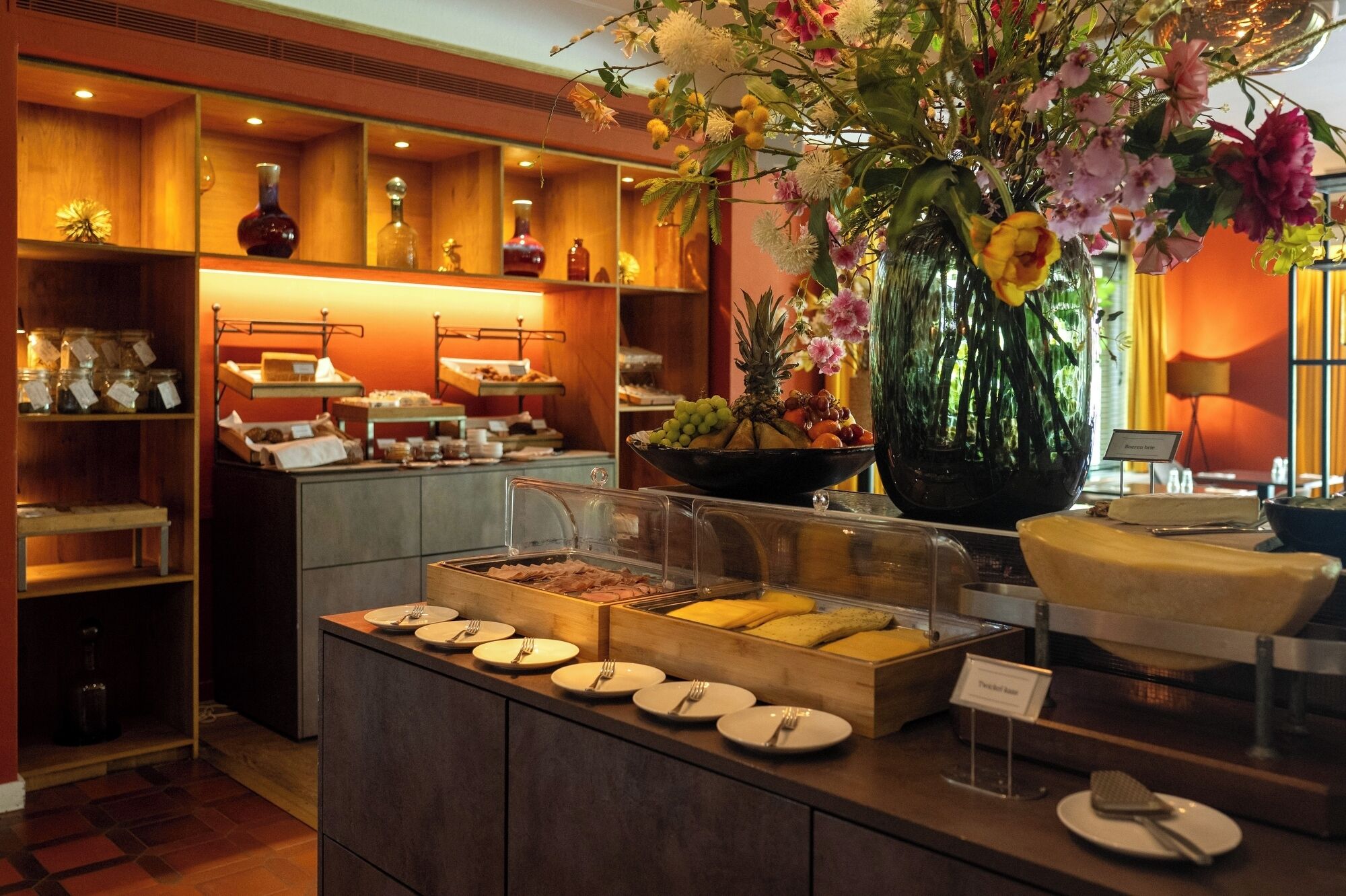 daily full breakfast (eur 19.50 per person)