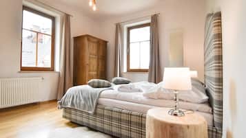 Apartment, 2 Bedrooms (Radowid 17) | Individually decorated, individually furnished, iron/ironing board