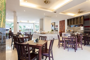 Daily buffet breakfast (THB 300 per person)