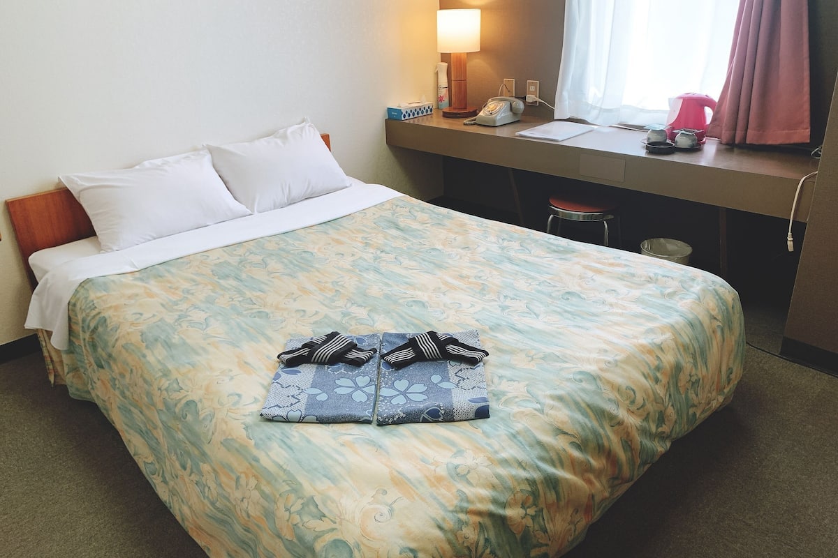 مكتب وتجهيزات عازلة للصوت وواي فاي مجانًا