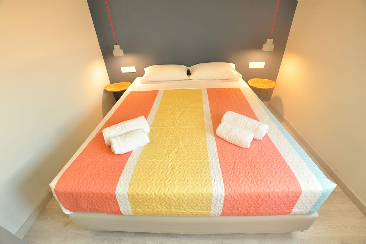 Wifi gratis y ropa de cama